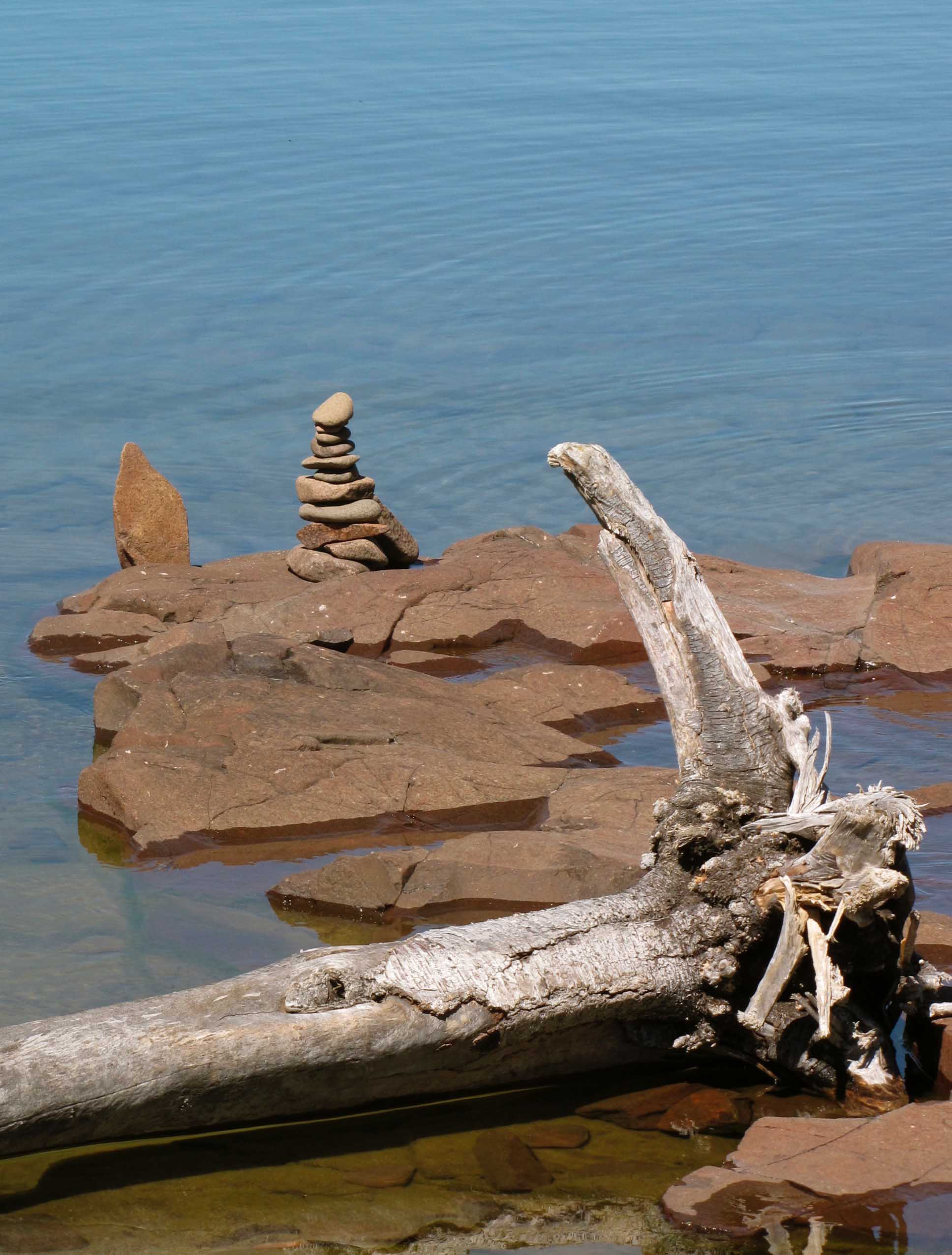 Lake_Superior_shore_photo